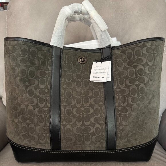 COACH TOBY TURNLOCK TOTE IN SIGNATURE SUEDE - Picture 1 of 5